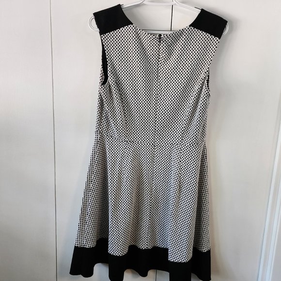 Ann Taylor Loft Fit and Flare Dress | Black + White Geometric design | Size 6/8 - Picture 6 of 10